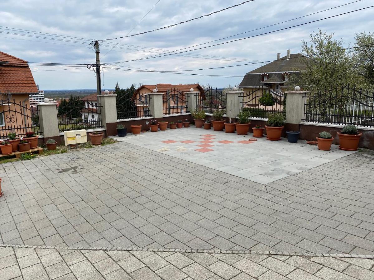 Arany Apartmanhaz Zalagyoengye Zalakaros Exteriör bild