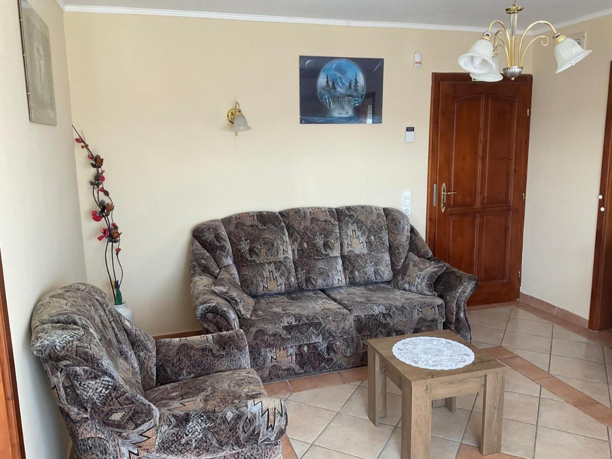 Arany Apartmanhaz Zalagyoengye Zalakaros Exteriör bild